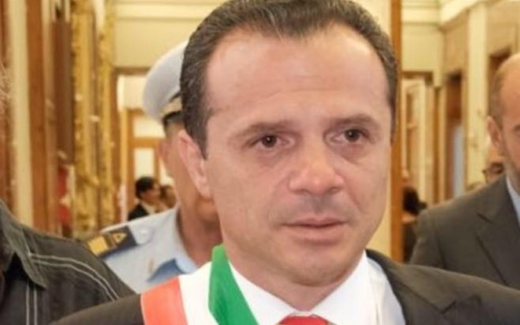 De Luca: «A Messina consegne a domicilio anche per Pasqua»