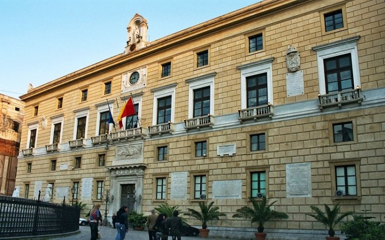 Minacce a Razza, il sostegno del Consiglio Comunale