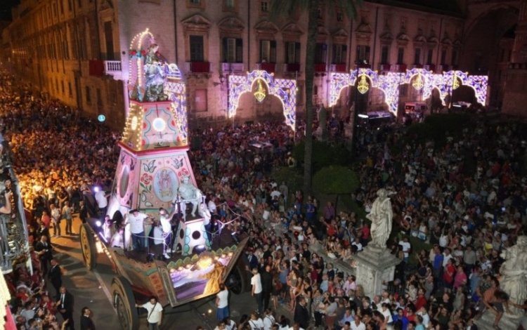 Palermo, ipotesi streaming per il «Festino» 2020