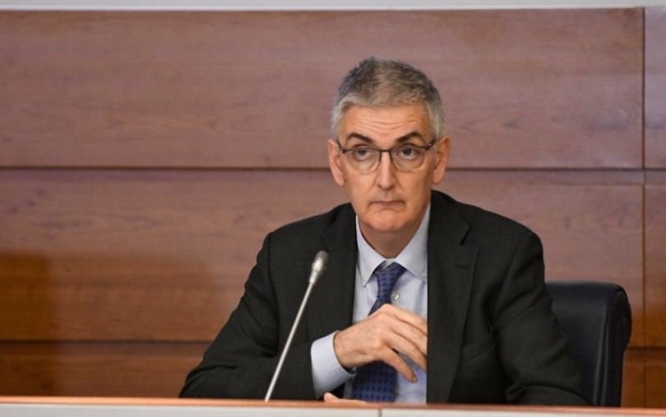 Iss: «Difficile immaginare di riaprire gli stadi»
