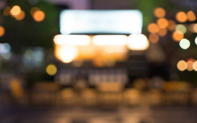 Fase 2, Palermo: Vucciria piena di giovani senza mascherina