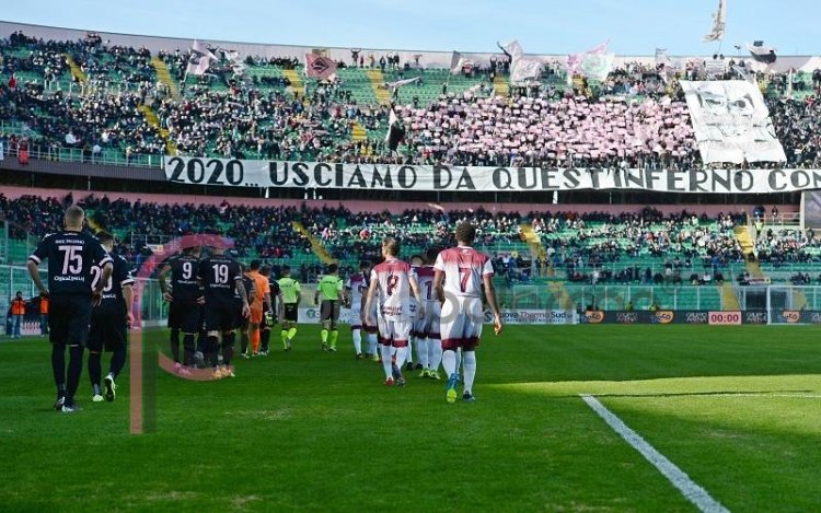 Da oggi il Palermo torna fra i «pro». Nome e nuovi volti cercasi