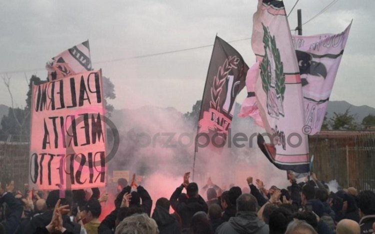 Curva Nord 12: «Perché si ferma la scuola e non il calcio?»