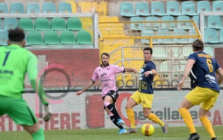 GDS - Palermo: Almici fermo. Preoccupa ancora il ginocchio