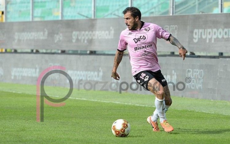 Palermo, con il Messina non basta un super Valente