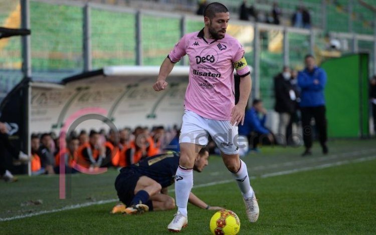 Le formazioni ufficiali di Bari-Palermo