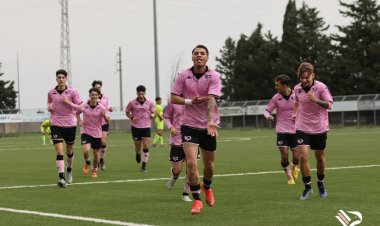 Il Palermo delle speranze e dei sogni. Gli auguri del club ai settori giovanile e femminile