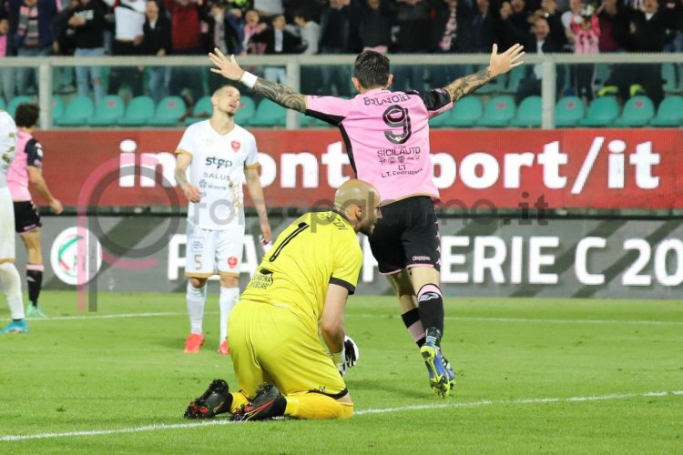 Palermo - Reggiana, dirige Perenzoni, arbitro della finale playoff col Padova