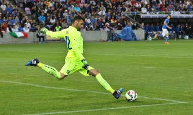Palermo, Sirigu sarà il tuo nuovo portiere. Arrivato l'ok da Manchester