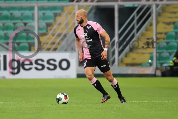 Napoli-Palermo: arbitra Collu. Tre precedenti positivi coi rosa
