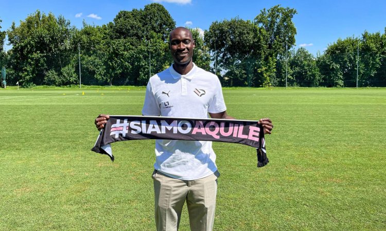 Gomis: "Ho subito un piccolo infortunio. Tornerò prestissimo"
