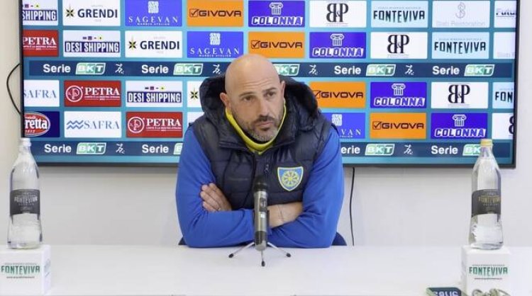 Verso Palermo-Padova, Calabro in conferenza: "I rosa partiranno con intensità, ma dovremo sfruttare le lacune"