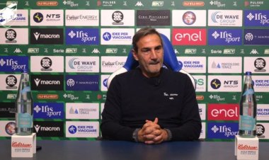 Gregucci in conferenza: «Andremo a Palermo per vendere cara la pelle»