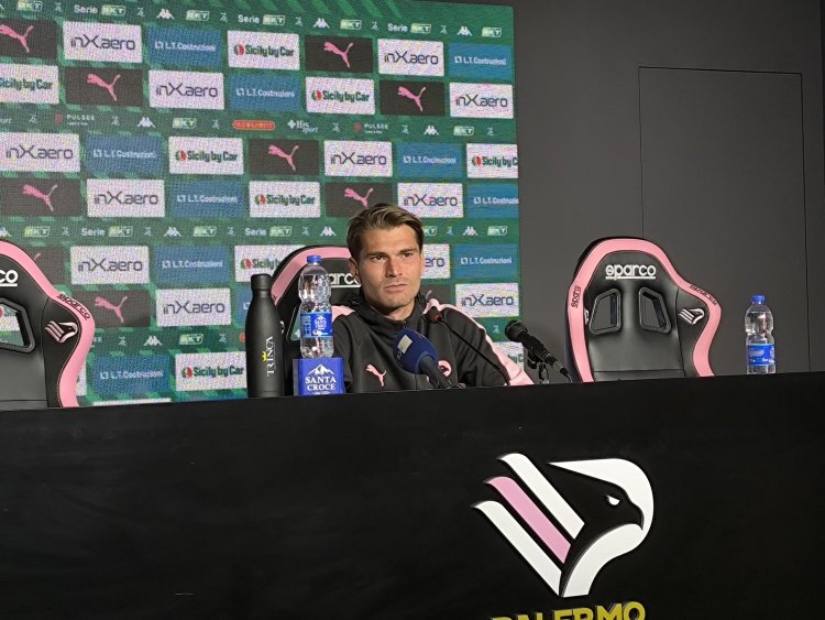 Palermo-Spezia, Segre in conferenza: «Siamo compatti e sul pezzo. Continuiamo così»