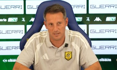 Juve Stabia, De Giorgio: "Siamo ancora ibridi, ma a Palermo vietato avere paura"