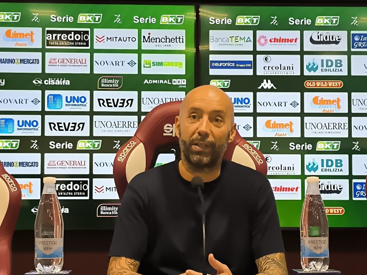 Arezzo-Palermo 2-3, Bucchi: «Oggi è la serata dell'orgoglio, partita straordinaria»